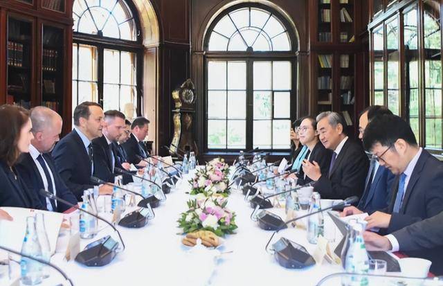 克罗地亚足球联赛_波兰承诺：确保中欧班列畅通！勒索中国一石三鸟克罗地亚足球联赛，我们如何破局？