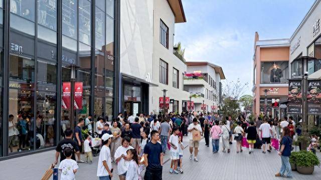 怎么开皇冠信用网_俄罗斯游客在上海一人狂买6台华为