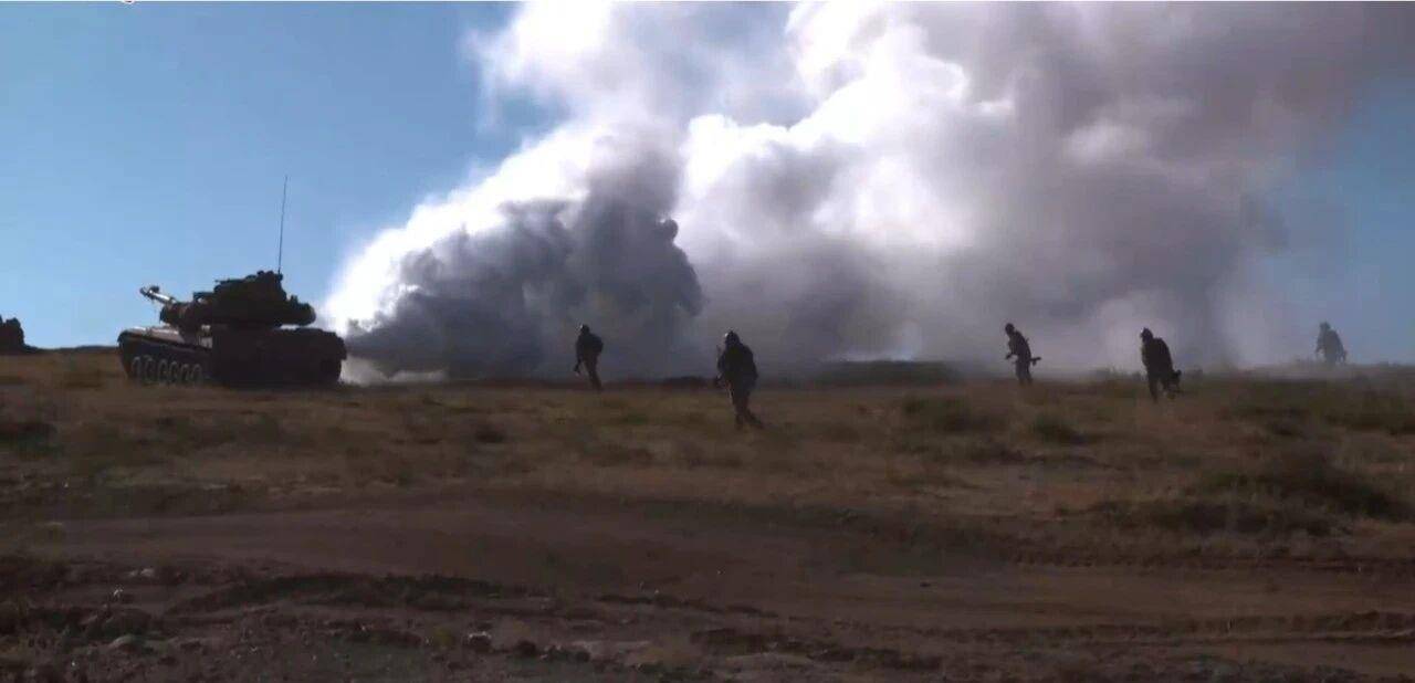 欧冠足球比分_大场面！机器狗、无人机开路欧冠足球比分，实兵对抗演练画面公布