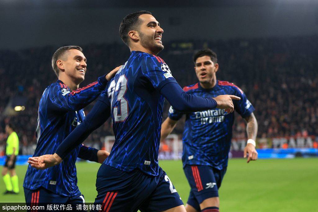 皇冠信用网怎么租_观战台：热刺战曼联+曼城火拼利物浦 拜仁冲击17连胜