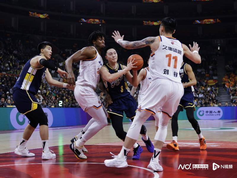 皇冠登2代理
_广东男篮主场完败于上海皇冠登2代理
,杜锋:命中率太低,不该随便放松