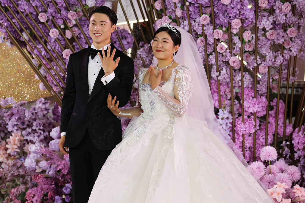 皇冠信用盘注册
_王心迪、徐梦桃成为中国体育史上第五对奥运金牌夫妇